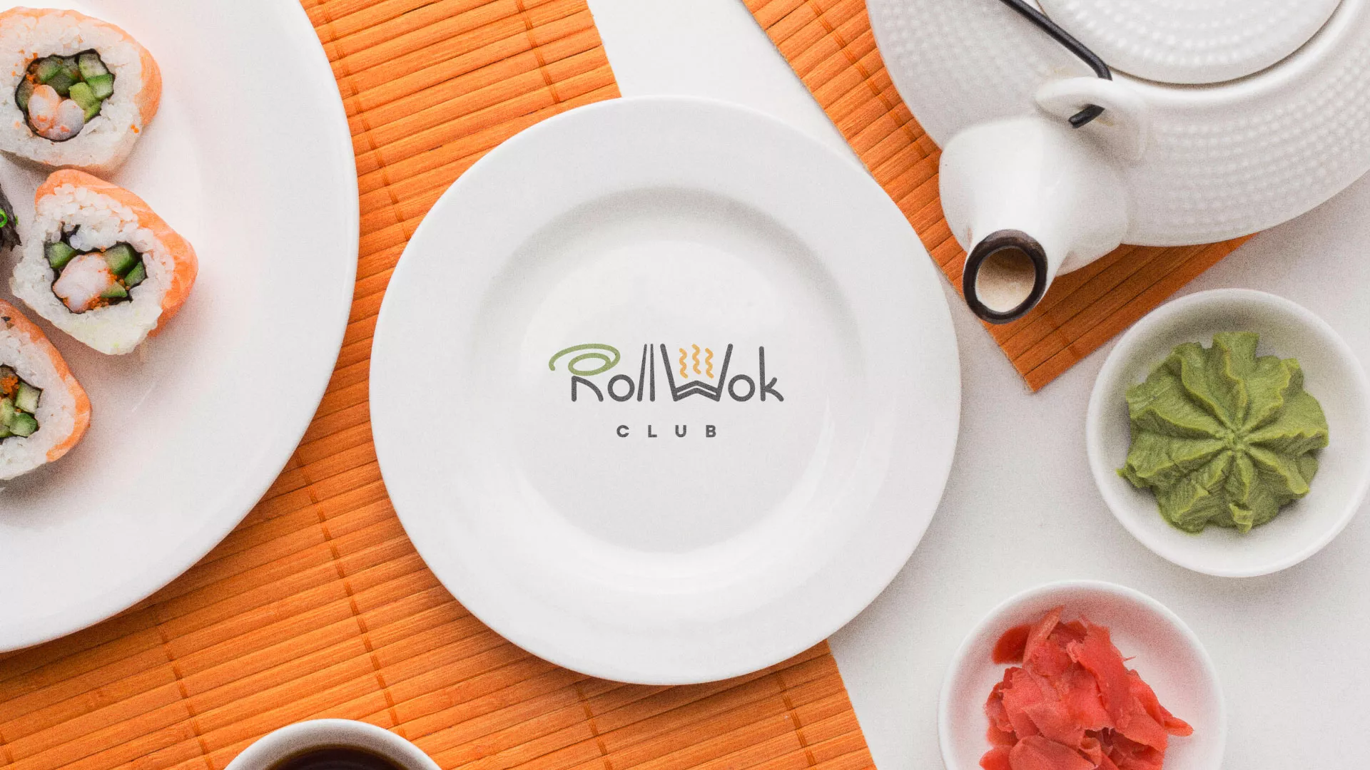 Разработка логотипа и фирменного стиля суши-бара «Roll Wok Club» в Озёрске